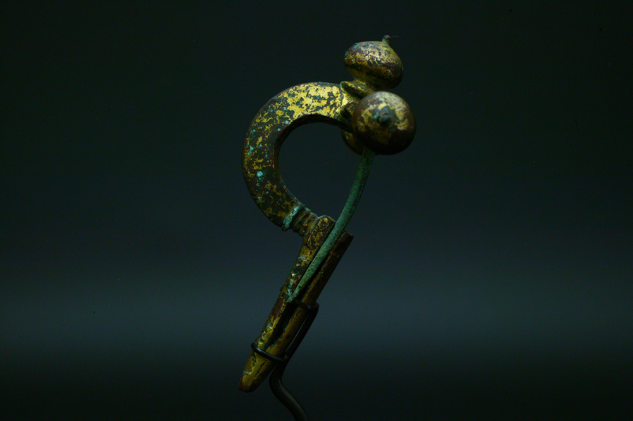 青銅　弓型　フィビュラ03