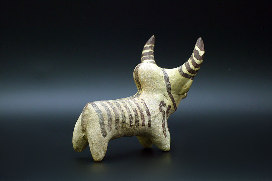 インダス文明　ホウギュウ　牛の小像

