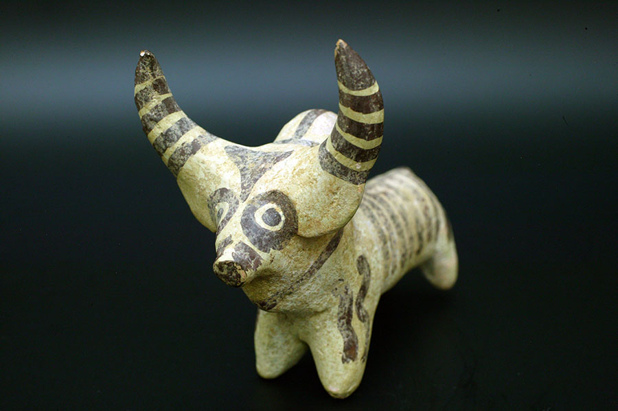インダス文明　ホウギュウ　牛の小像

