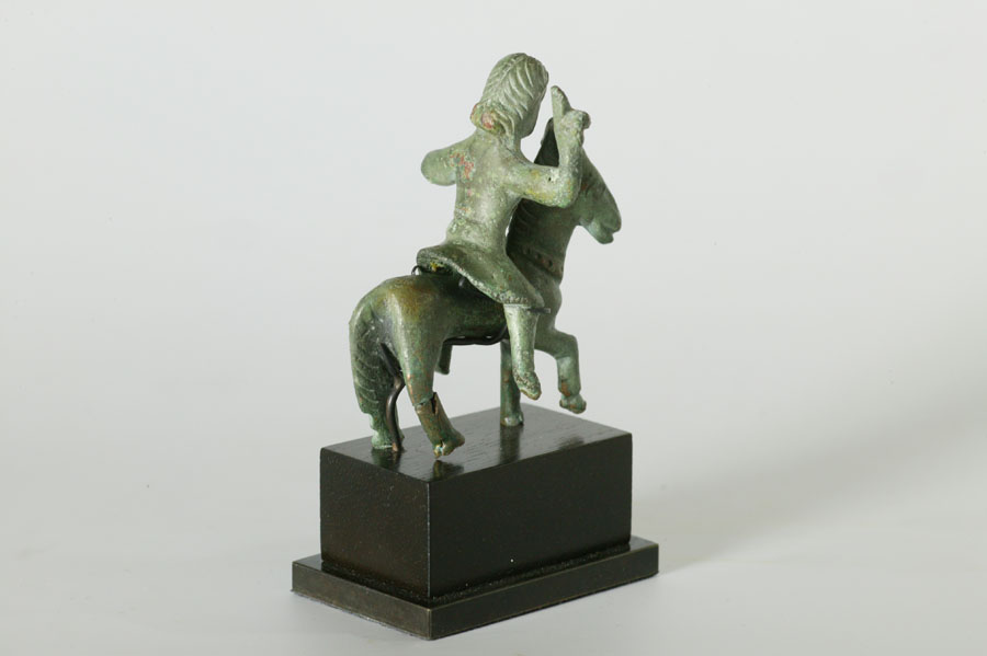 中世初期　青銅騎士像05