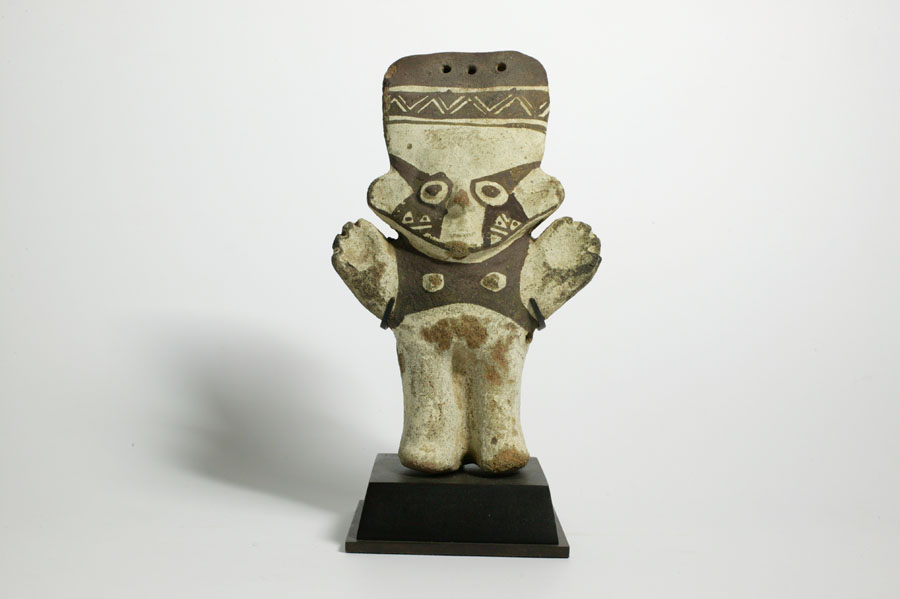 古代ペルー　チャンカイの魔除けの小型立像01