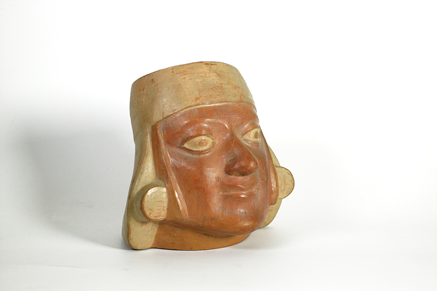古代ペルー　モチカ（モチェ）　要人の肖像の壷02