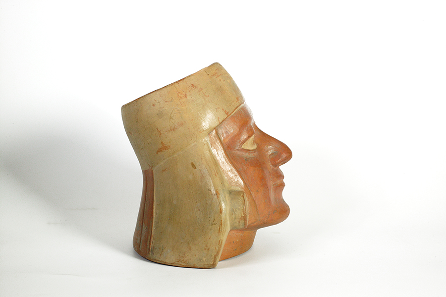 古代ペルー　モチカ（モチェ）　要人の肖像の壷03