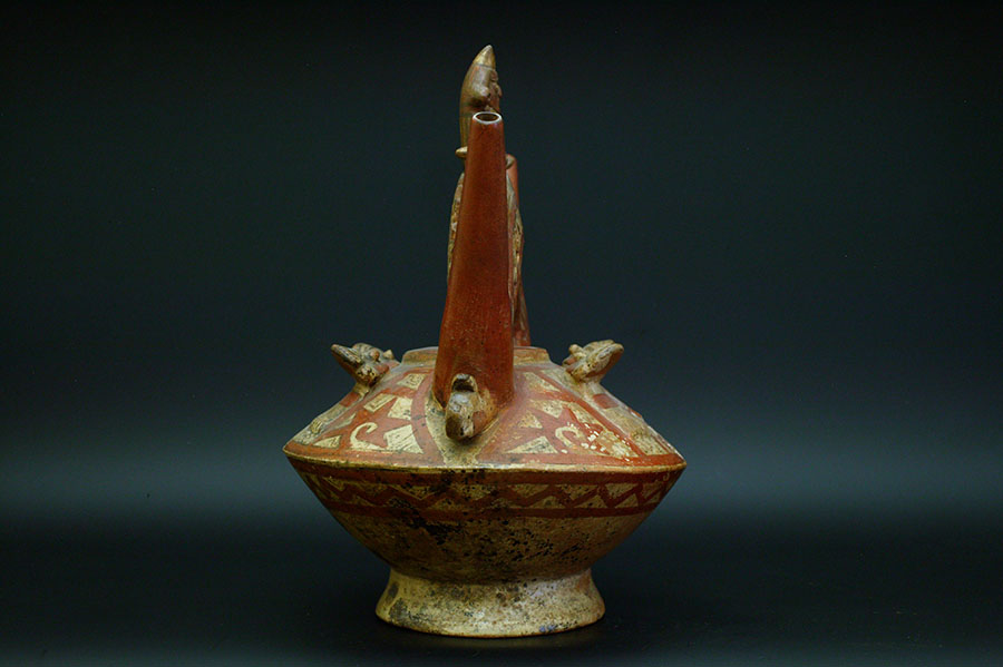 古代ペルー　チムー　虹の神の壷03